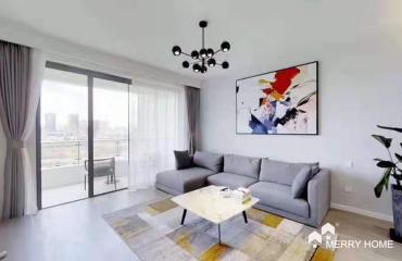 3 brm apt. with big balcony in Jing'an area, Line 2/12/13